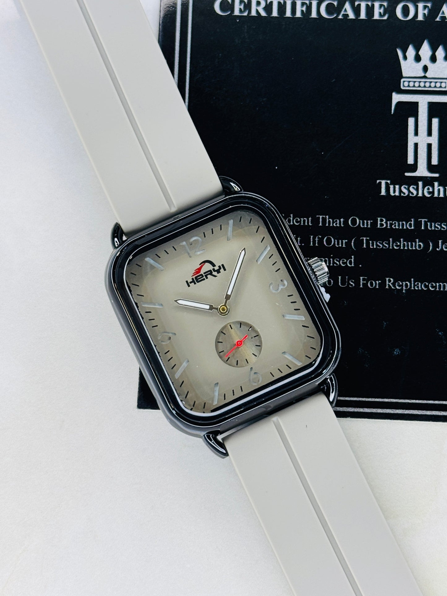 Ash Grey Heryi Seamer Down Second Magnet Strap Watch
