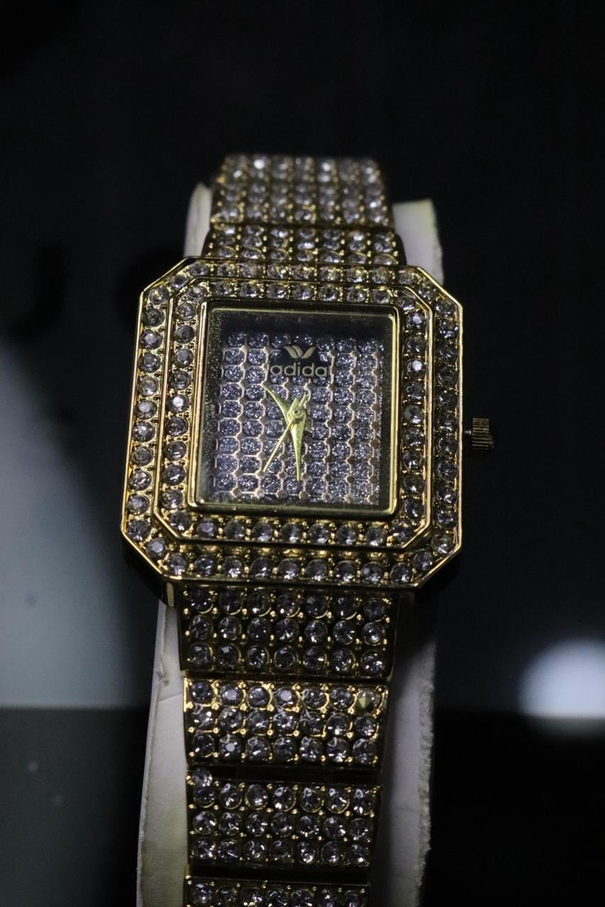 Elegant Ladies Watch - Fashionable Women's Timepiece