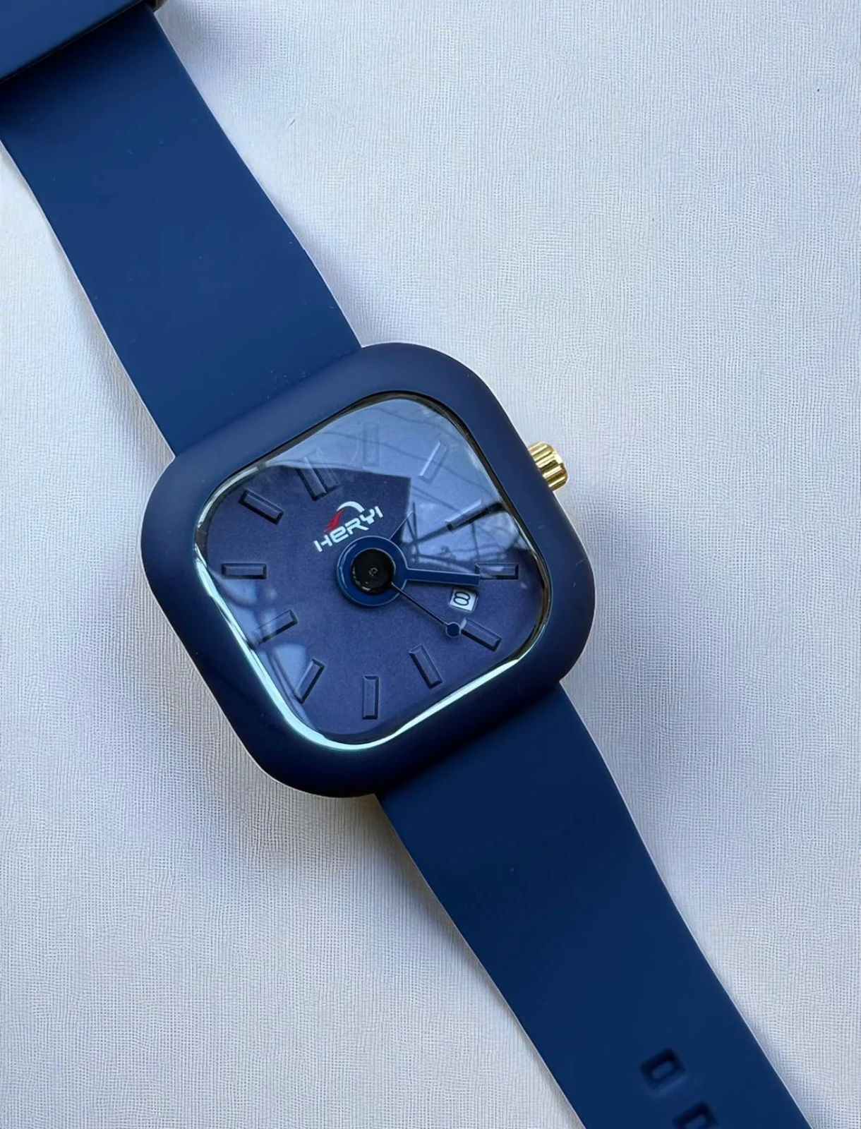 Heryi Watch with Soft Silicon Strap