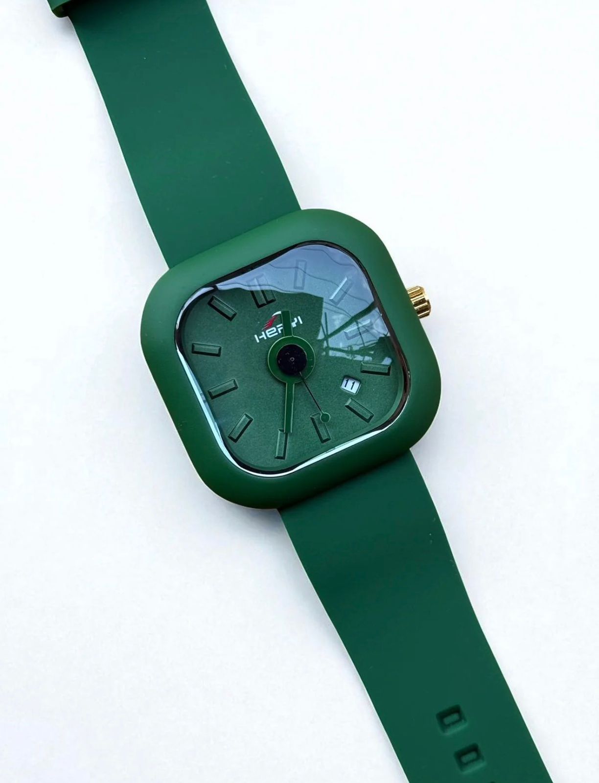 Heryi Watch with Soft Silicon Strap