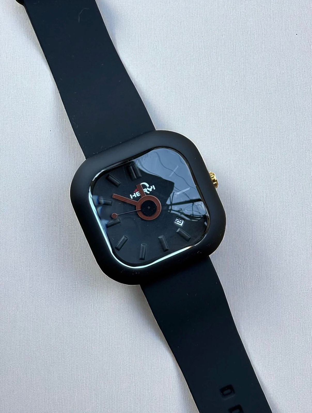 Heryi Watch with Soft Silicon Strap