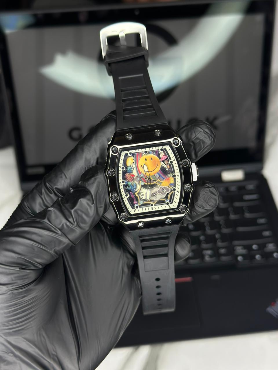 Smiley Watch Durable Design:1-Year Machine Warranty